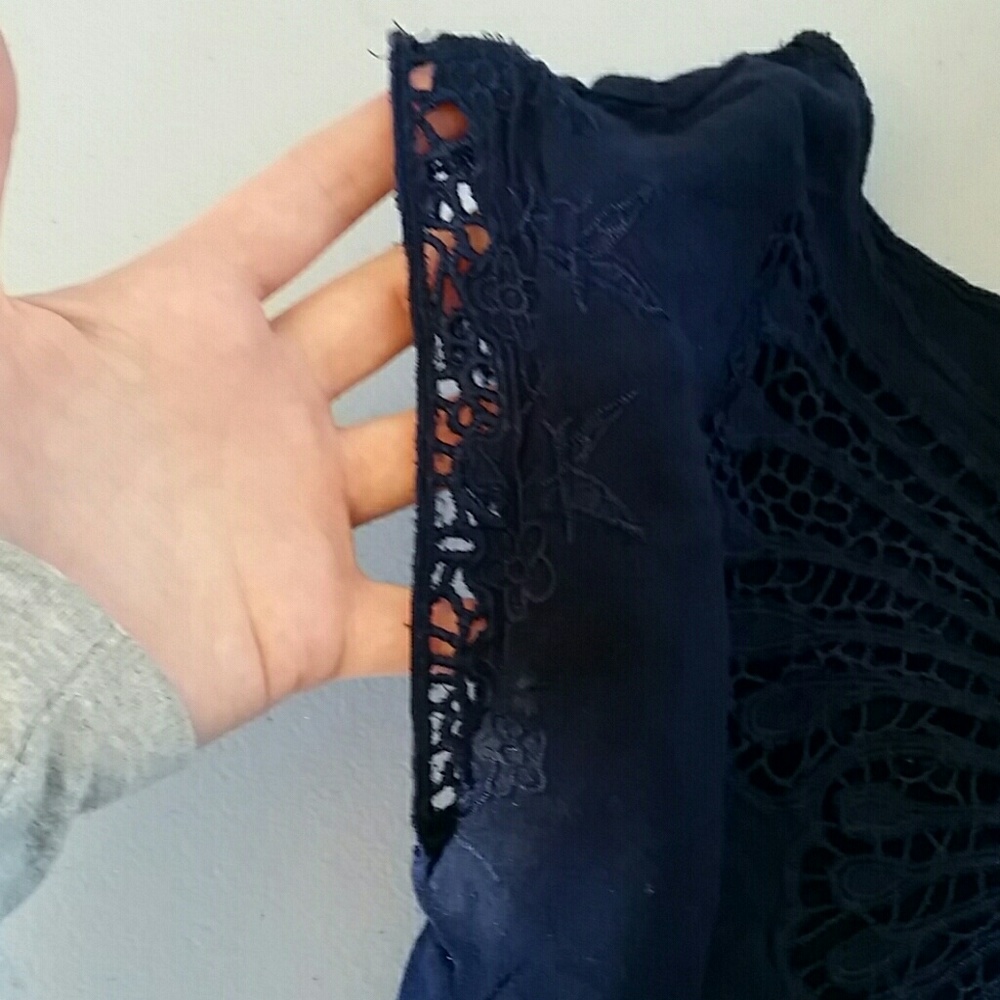 *Donating 11/2* Short Sleeve Butterfly Cutout Top - Picture 3 of 7
